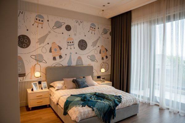 Papier peint pour chambre d'enfant : motifs pour les rêveurs
